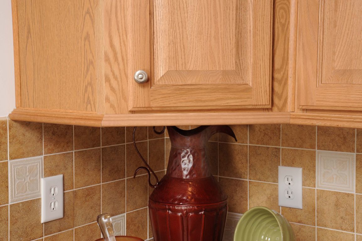 Under Cabinet Moulding on Kitchen O.H. Cabinets ...